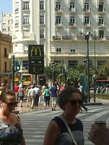 Menschen auf den Straßen von Barcelona