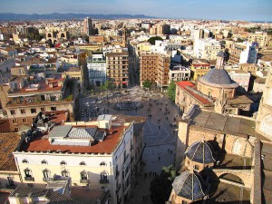 Blick vom Glockenturm El Miquelete über die Dächer von Valencia